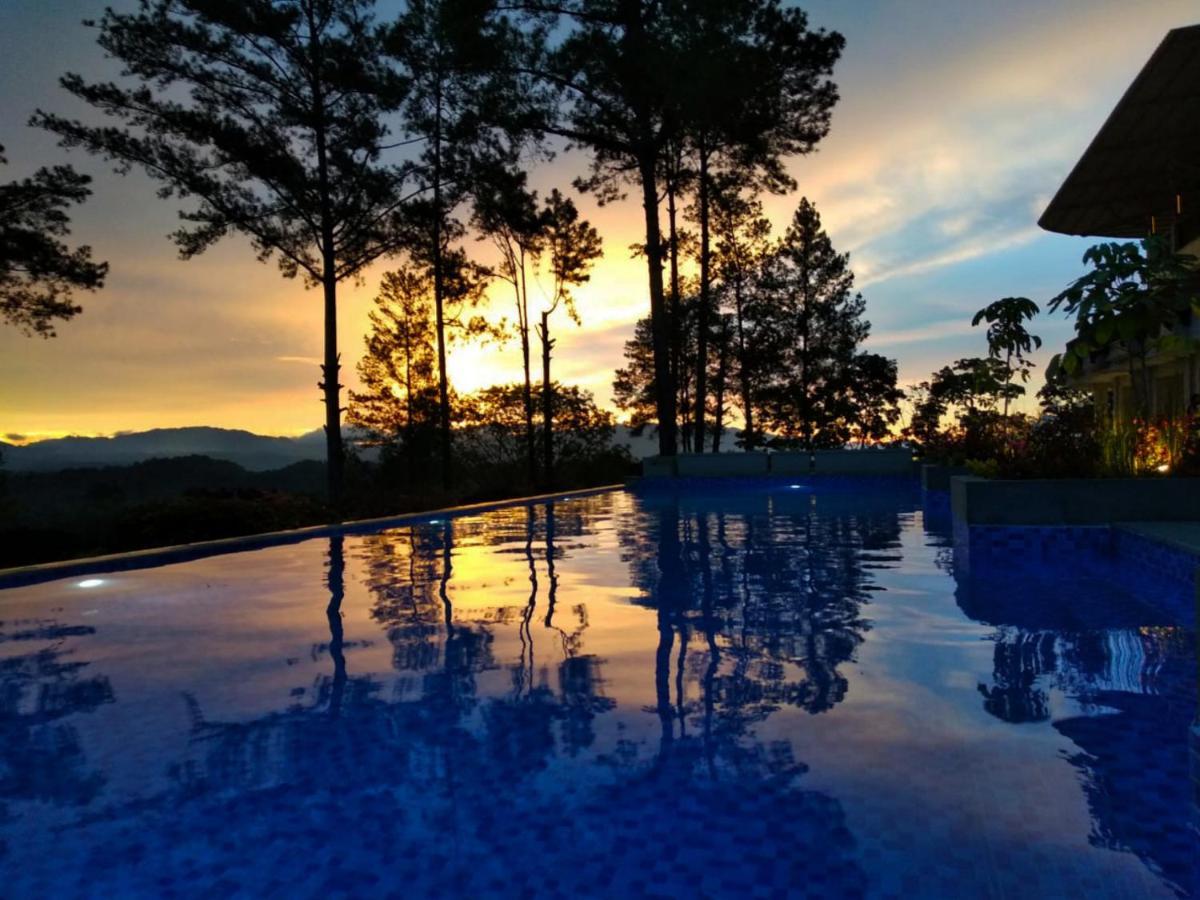 The Balcone Suites & Resort 부키팅기 외부 사진